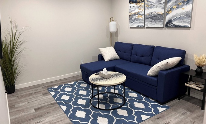 Southeast Edmonton House | Cozy basement suite in Elerslie .