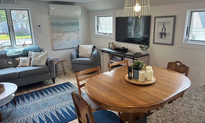 Ocean Park Apartment | Cozy beach apartment steps from the ocean, Kinney Shores, ME. Newly renovated!