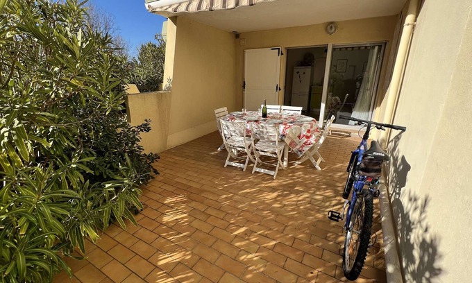 Marseillan Apartment | Cozy Beachfront Apartment with Terrace, Private Parking, and Pet-Friendly!