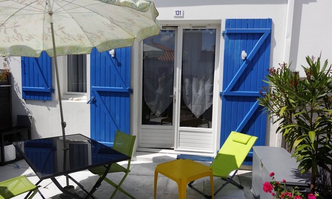La Faute-sur-Mer House | Cozy Beachside Maisonette with Private Courtyard, Near Forest and Town!