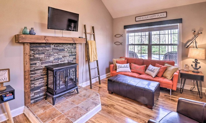 Mineral House | Cozy 'Beaver's Bungalow' - Walk to Lake Anna!