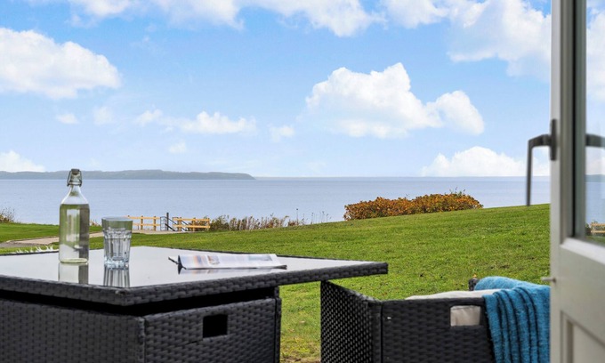 Middelfart Apartment | Cozy Brenderup Apartment on the beach