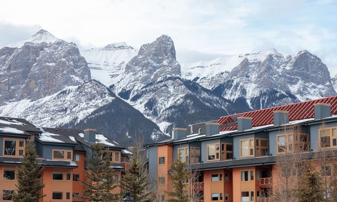 Canmore Condo | Cozy.Bright.Central - Canmore Downtown