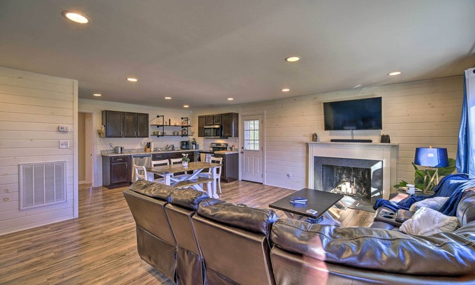 Bristol House | Cozy Bristol Home w/Yard ~ 1 Mile to Downtown!