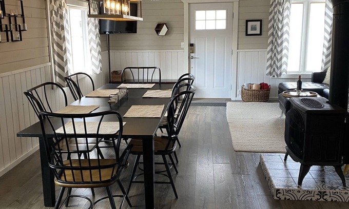Buena Vista House | Cozy Buena Vista Cottage near Downtown STR-139