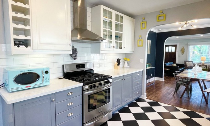 Corridor House | Cozy Bungalow 2 Bedroom 2 Bath in North Park