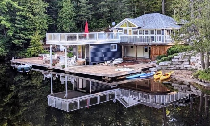 Torrance House | Cozy bungalow in quiet bala bay on lake muskoka. Muskoka Lake