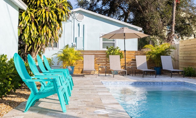 Gulfport House | Cozy Bungalow pool home 10 min to beautiful Gulf Coast Beaches