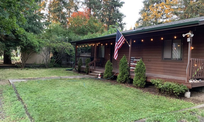 Hayden Cabin | Cozy Cabin conveniently located minutes from Downtown Coeur d'alene ID