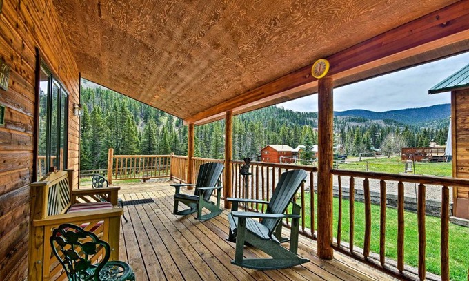 Red River House | Cozy Cabin Escape with Mtn Views Near the Red River!
