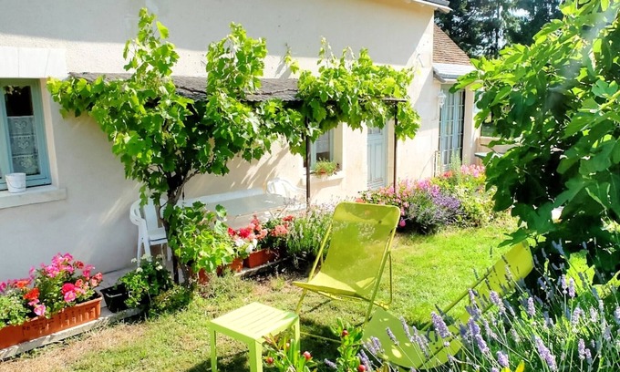 Mazieres-de-Touraine Cottage | Cozy cabin near woods, pet-friendly, private garden