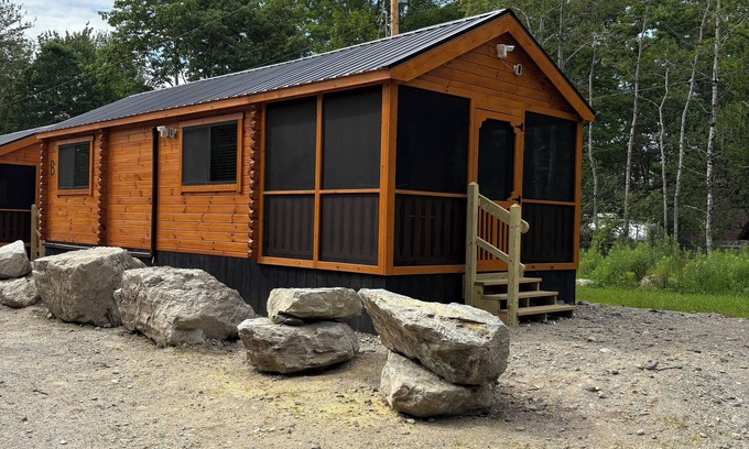 Trenton Cabin | Cozy cabin in lovely Trenton with WiFi, AC