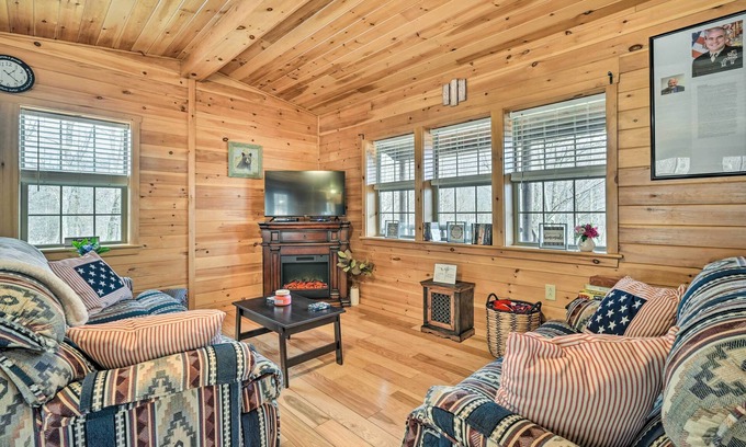 St George Cabin | Cozy Cabin in Parsons: Hike, Fish & Explore!