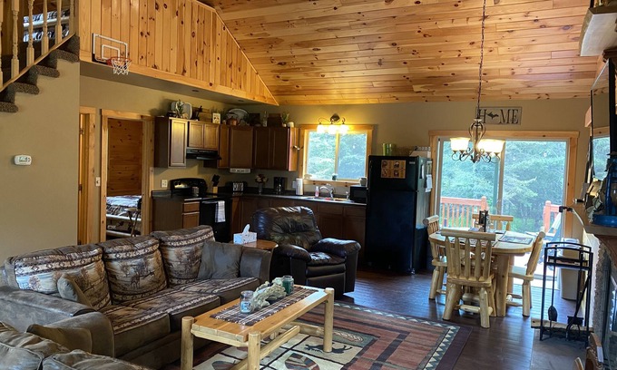 Delta County Cabin | Cozy Cabin in the Beautiful Upper Michigan