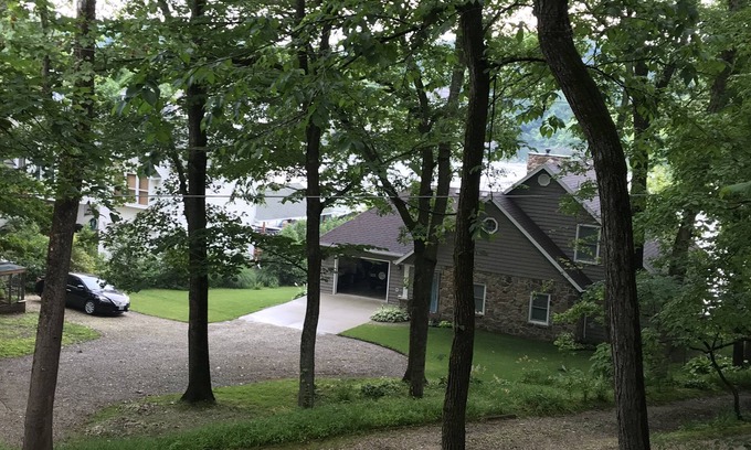 Rocky Mount Cabin | Cozy Cabin on Lake of the Ozarks a perfect Couples Retreat