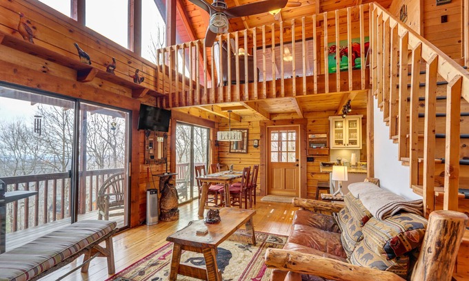 Jasper Cabin | Cozy Cabin w/Blue Ridge Mountain Views & Hot Tub