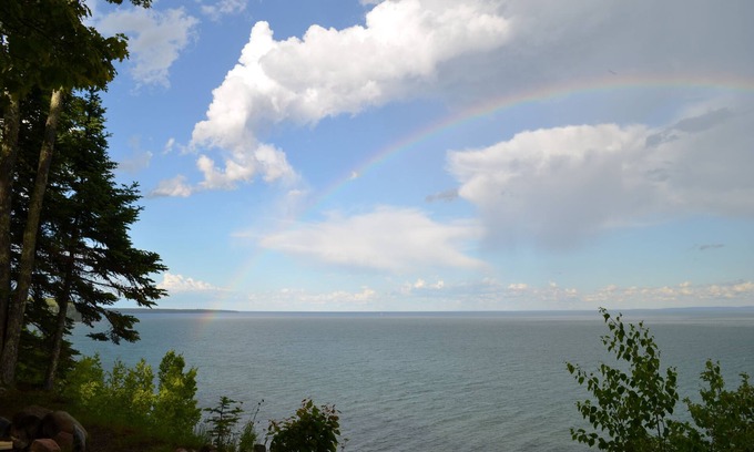 La Pointe Cabin | Cozy Cabin with Majestic View, Close to Town