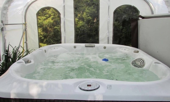 Sainte-Agathe-des-Monts Ski Chalet | Cozy Chalet near Mont Tremblant w/ Private Spa + Fireplace / Sleeps 6 / Nature