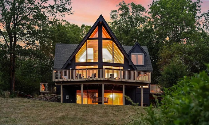 Front Royal Ski Chalet | Cozy Chalet in Charming Front Royal with Stunning Views and Refinished Basement!