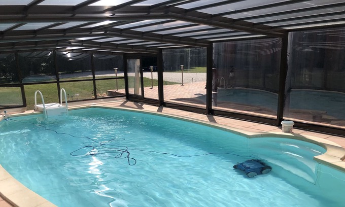 Seranon Ski Chalet | COZY CHALET WITH COVERED POOL