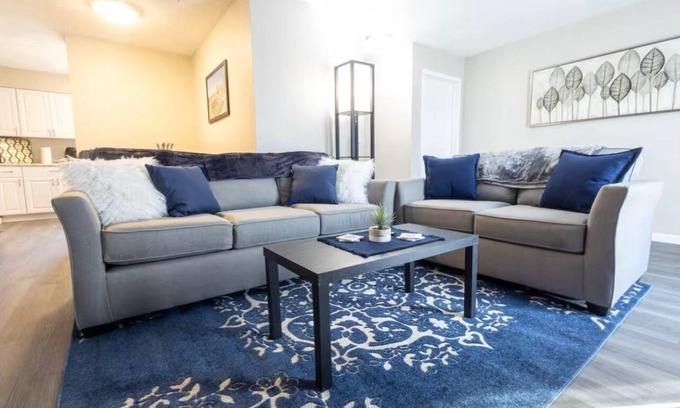 Erlanger Apartment | Cozy & Charming 2-bedroom, 2 bath in Central location near Cincinnati