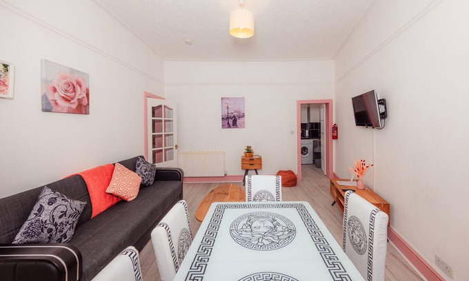 Tollcross Apartment | Cozy City Centre 1 Bedroom Apt by the Meadows! 11
