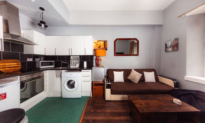 Tollcross Apartment | Cozy City Centre 2 Bedroom Apt by the Meadows! 10