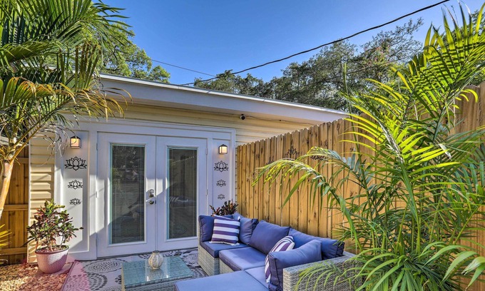 Clearwater Cottage | Cozy Clearwater Studio ~ 5 Mi to Beach & Eats