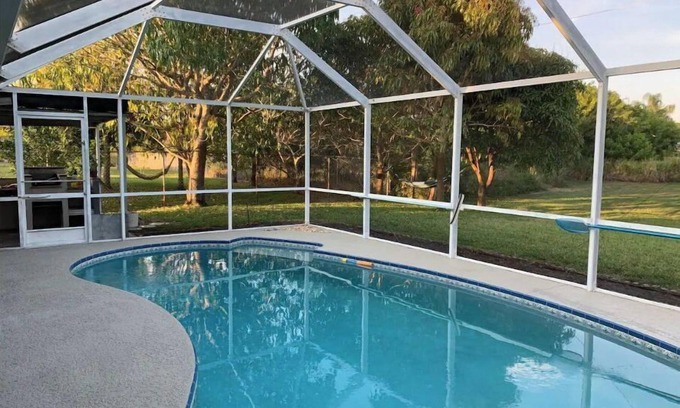 Port Saint Lucie House | Cozy coastal heated pool home, space for all the family. Fantastic St Lucie West