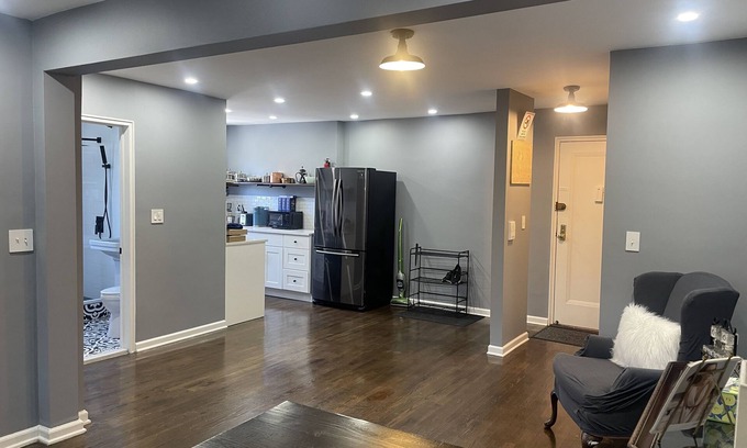 Getty Square Condo | Cozy condo 2 blocks to train that goes Manhattan New York City
