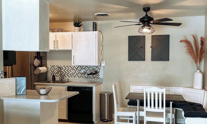 Modesto Condo | Cozy Condo centrally located near hospital & food