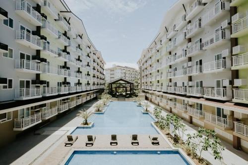 Mactan Export Processing Zone Apartment | Cozy & Convenient 1-Bedroom Condo 3 mins Away from the Airport