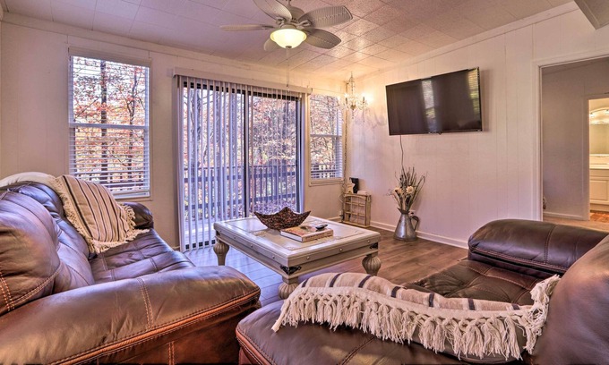 Sevierville Cottage | Cozy Cottage: 14 Mi to Smoky Mountain Nat’l Park!