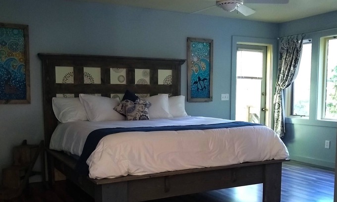 Waynesville Cottage | Cozy Cottage at Red Leaf River Inn