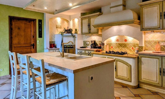Mantoche Cottage | Cozy Cottage by the Saône