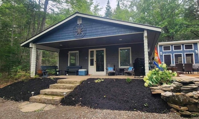 Cambridge-Narrows Cottage | Cozy Cottage One row off the lake with lake access.