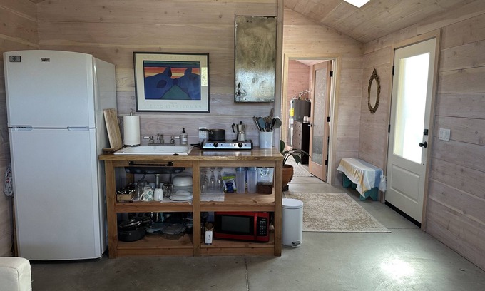 Sonoma Cottage | Cozy cottage in enjoyable Sonoma with WiFi and AC