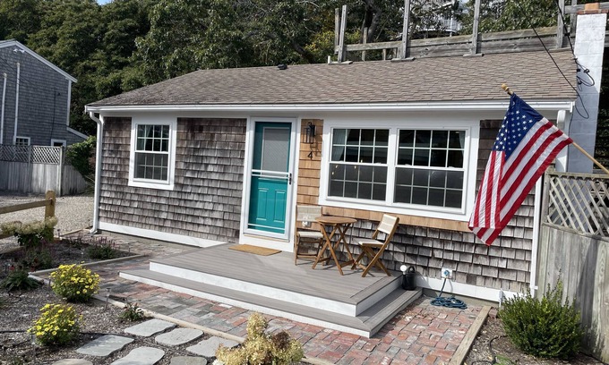 Provincetown Cottage | Cozy Cottage in the East End