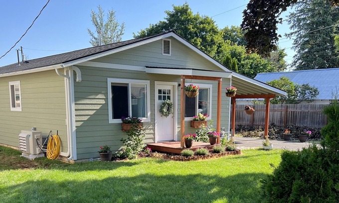 Sandpoint House | Cozy cottage near Schweitzer Mountain and downtown Sandpoint.