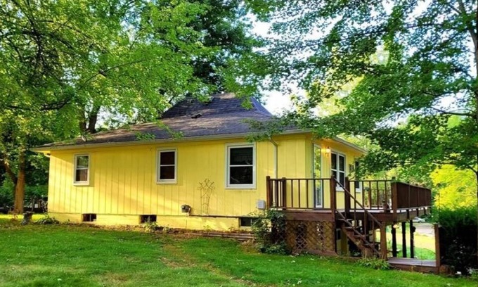 Sand Creek Cottage | Cozy Cottage on Evans Lake. Enjoy Lake/Dock access, Kayaks, and a Hot Tub
