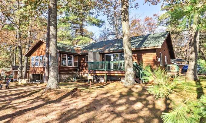 St Germain Cabin | Cozy Cottage Overlooking the beautiful lake!