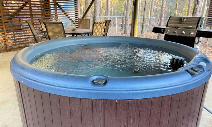 Broken Bow Cottage | Cozy Cottage/Pet and Kid Friendly with Completely Fenced Property