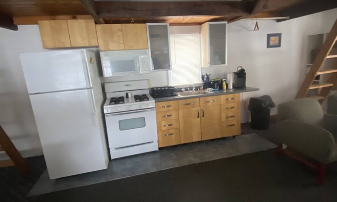 Yulan Cottage | Cozy cottage with beautiful lake views!