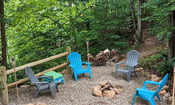 Perrysville Cabin | Cozy cottage with hot tub. Relax and enjoy family time and nature.