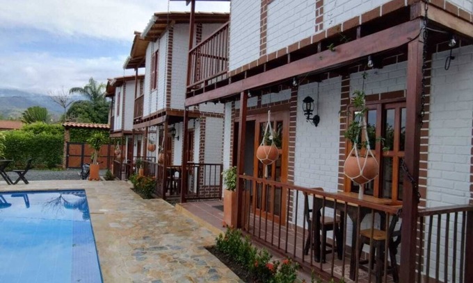 Sopetran Cottage | Cozy country retreat close to the mountains.