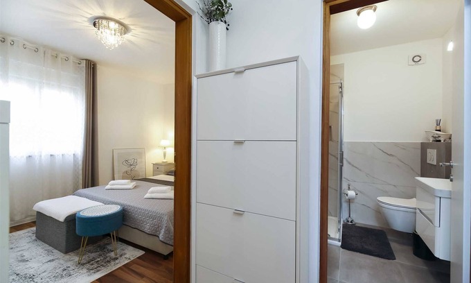 Jadreski Apartment | Cozy Couple's Getaway: 1-Bed 1-Bath Apartment with Parking