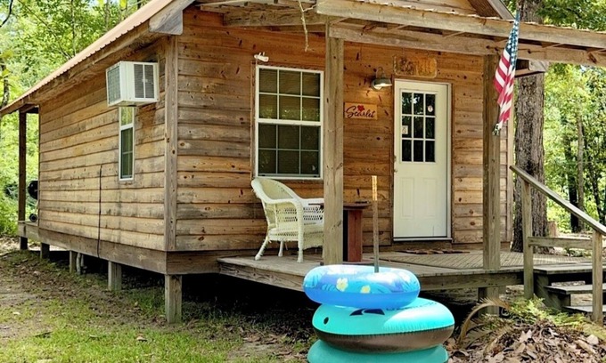 Perkinston Cabin | Cozy Creekside Scarlet Cabin on the Creek with 2 beautiful sandbars