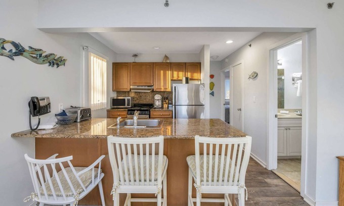Napeague Apartment | Cozy Crib 2BR Beachside Home | PoolTennisClubhouse