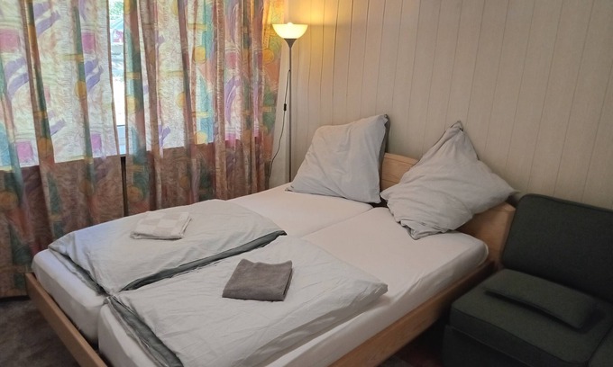 Buchholz in der Nordheide Apartment | Cozy 2-Bed Apartment in Buchholz. Ideal for work &Families.Free Parking & wifi
