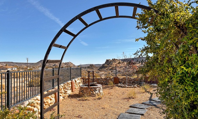 Pioneertown House | Cozy desert hideaway in Pioneertown